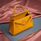 Hermès Mini Kelly 20 Shiny Alligator Leather with Gold Hardware